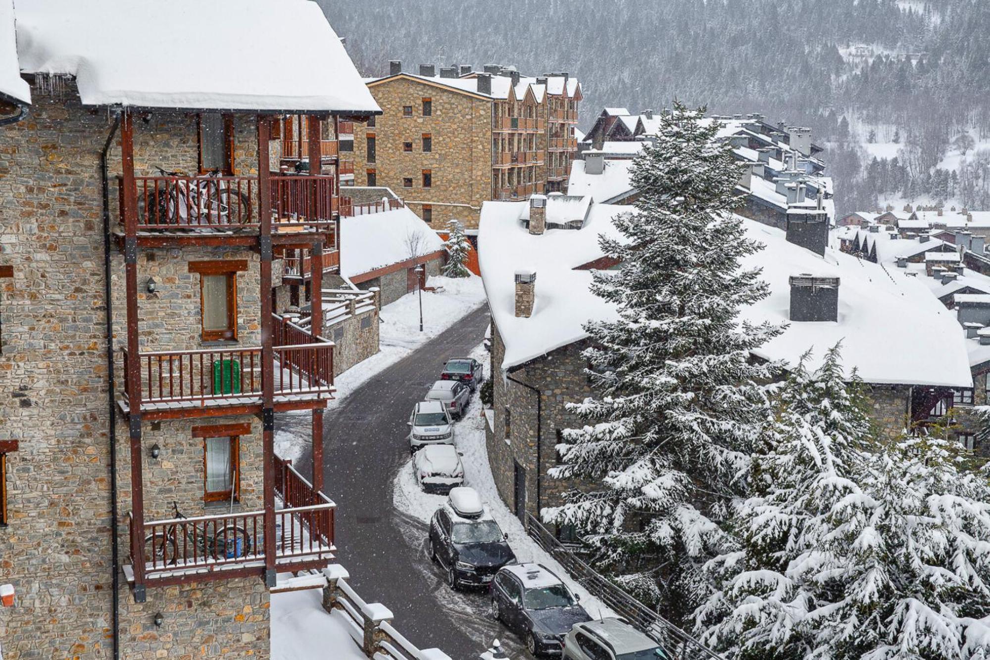 Con Vistas A La Montana, Parking Y Wifi Appartement El Tarter Buitenkant foto